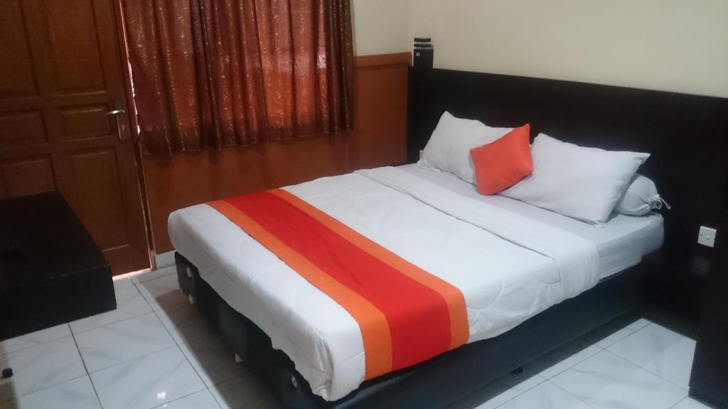 קוטה לומבוק Agus Beach Inn מראה חיצוני תמונה