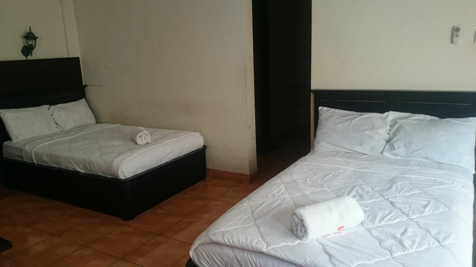 קוטה לומבוק Agus Beach Inn מראה חיצוני תמונה